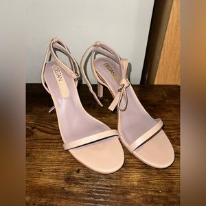 Deltan Miranda nude bow dress sandals size 8